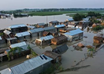 বন্যাকবলিত ৮ জেলা, আরও বিস্তৃত হওয়ার শঙ্কা