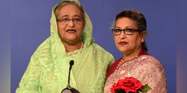 দেশ ছাড়লেন শেখ হাসিনা ও শেখ রেহানা