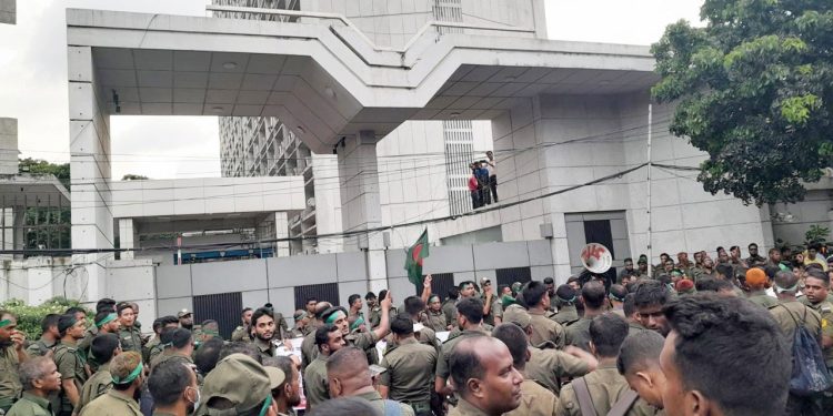 ৩৫২ আনসার সদস্য আটক, মামলা প্রক্রিয়াধীন