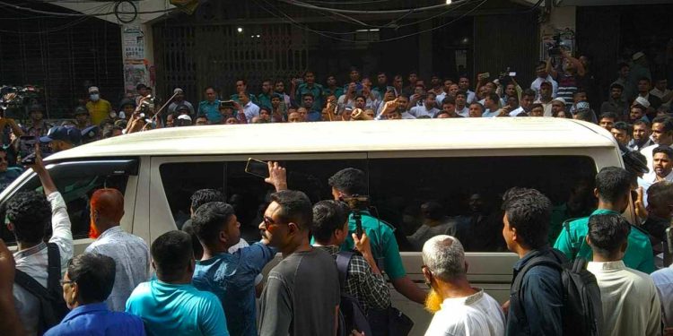 আদালতে সাবেক মন্ত্রী দীপু মনি ও উপমন্ত্রী আরিফ খান জয়
