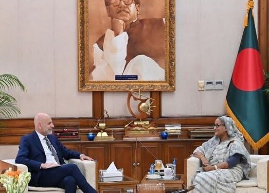 জামায়াত-বিএনপি ছাত্রদের ঢাল হিসেবে ব্যবহার করেছে : প্রধানমন্ত্রী