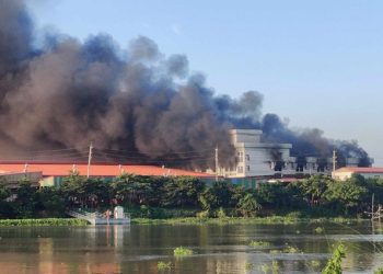 নরসিংদীতে আরএফএল গ্রুপের কারখানায় আগুন