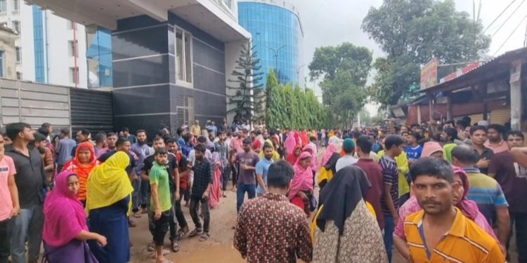 আশুলিয়ায় আবারও অস্থিরতা, বন্ধ ৯০ কারখানা