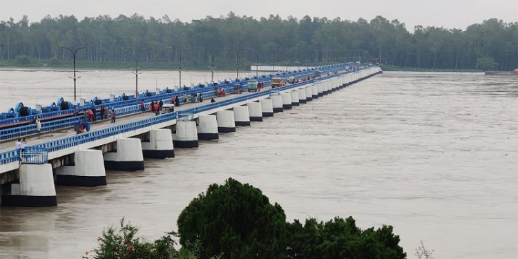 তিস্তার পানি বিপৎসীমা ছুঁই ছুঁই, জনজীবন বিপর্যস্ত