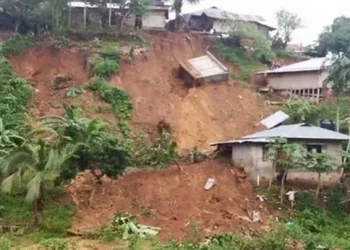 চার বিভাগে অতিভারী বর্ষণ, চট্টগ্রামে ভূমিধসের আশঙ্কা