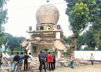 ধামরাইয়ে মাজারে হামলা-ভাঙচুর, ক্ষুব্ধ এলাকাবাসী