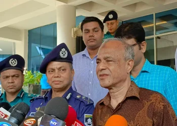 পুলিশকে মানবিক বাহিনী রূপে ফেরাতে কাজ চলছে : স্বরাষ্ট্র উপদেষ্টা