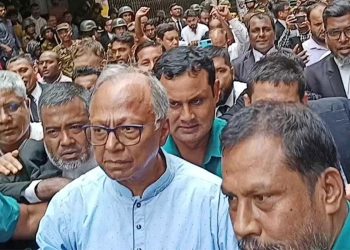 আত্মসমর্পণ করে কারাগারে মাহমুদুর রহমান