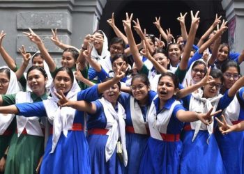 এবারও জিপিএ-৫ ও পাসের হারে এগিয়ে মেয়েরা