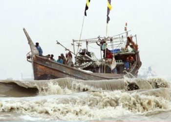 মিয়ানমার থেকে মাছ ধরার ট্রলারে গুলি, নিহত ১