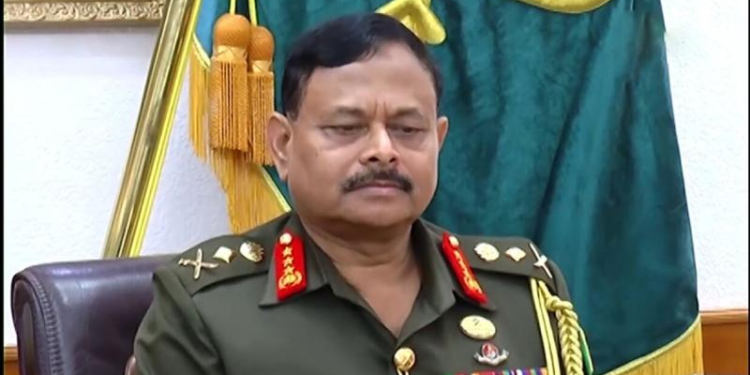 স্ত্রীসহ সাবেক সেনাপ্রধান আজিজের দেশত্যাগে নিষেধাজ্ঞা