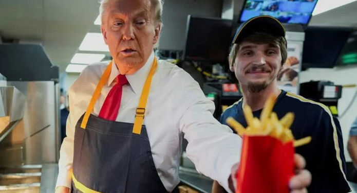 ভোটারদের মন জয় করতে, ফ্রেঞ্চ ফ্রাই ভেজে খাওয়ালেন ট্রাম্প