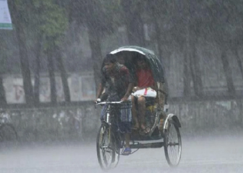 সব বিভাগেই বৃষ্টির আভাস, কোথাও ভারী বর্ষণ