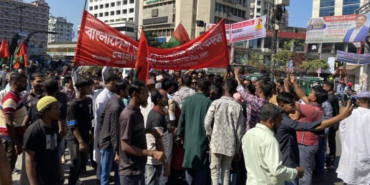 নয়াপল্টনে জড়ো হচ্ছেন বিএনপি নেতাকর্মীরা