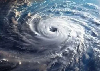 দুপুরে উপকূলে আঘাত হানতে পারে ঘূর্ণিঝড় ‘ফিনজাল’