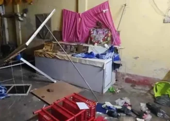 ইসকন উপাসনালয়ে ভাঙচুর, ছাত্রলীগের তিন নেতা গ্রেপ্তার