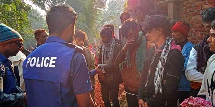 খেজুরের রস পান করতে এসে ‘জয় বাংলা’ স্লোগান, গ্রেপ্তার ১৫