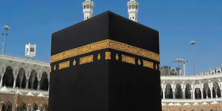 হজ নিবন্ধন বাড়াতে বিমানভাড়ায় ছাড়ের উদ্যোগ