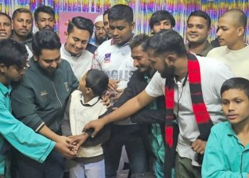 নতুন বছরের প্রথম প্রহরে অভ্যুত্থানে আহতদের সঙ্গে নাহিদরা