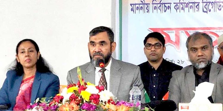 ডিসেম্বরকে সামনে রেখে নির্বাচনের প্রস্তুতি গ্রহণ করছি : ইসি সানাউল্লাহ
