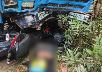 ট্রাকের ধাক্কায় প্রাণ গেল ৩ মোটরসাইকেল আরোহীর
