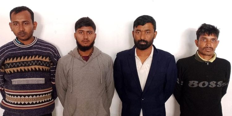 নারী চিকিৎসকের সঙ্গে ম্যাজিস্ট্রেট পরিচয়ে ডিম ব্যবসায়ীর প্রেম, পরে অপহরণ