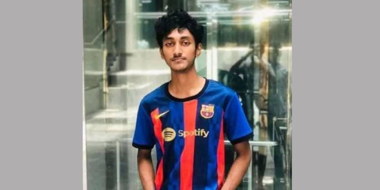 চট্টগ্রামে প্রেমিকাকে না পেয়ে অভিমানে স্কুলছাত্রের আত্মহত্যা