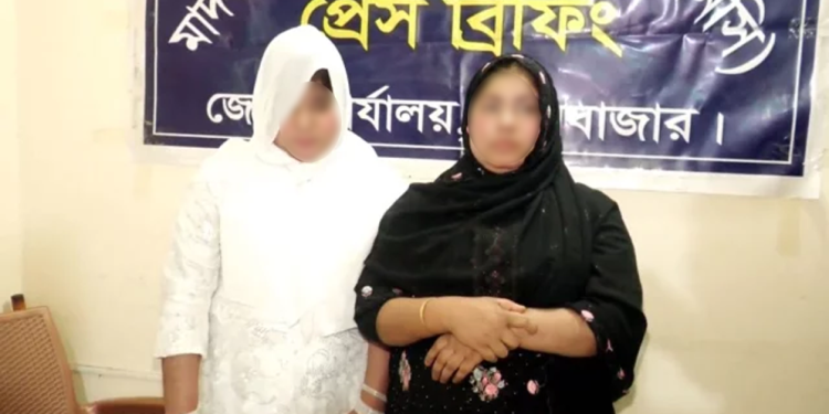 পেটের ভেতর ৪ হাজার ইয়াবা নিয়ে কক্সবাজার বিমানবন্দরে আটক দুই বোন