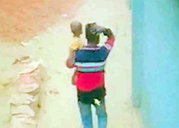 ‘ক্রেতার পছন্দ মত’ শিশু চুরি করতেন দুলাল
