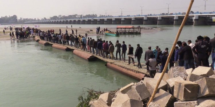 মহাপরিকল্পনা বাস্তবায়নের দাবিতে তিস্তা পাড়ে জড়ো হচ্ছে মানুষ
