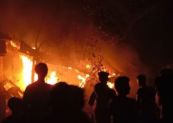 মাগুরায় আছিয়ার দাফন সম্পন্ন, অভিযুক্তের বাড়িতে অগ্নিসংযোগ