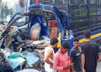 গাজীপুরে ট্রাক-কাভার্ডভ্যান সংঘর্ষ, নিহত ২