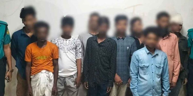 মোহাম্মদপুরে ছিনতাইকারী ও ডাকাতসহ গ্রেপ্তার ১০
