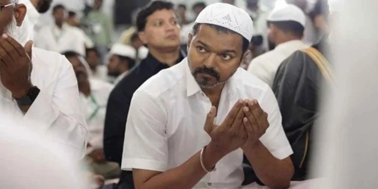 রোজা রাখলেন, ইফতারেও অংশ নিলেন তামিল সুপারস্টার থালাপতি বিজয়