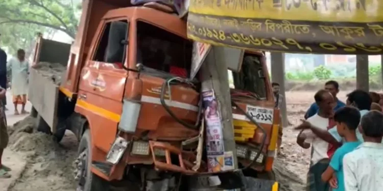ট্রাকচাপায় প্রাণ গেলো আনসার কমান্ডারের