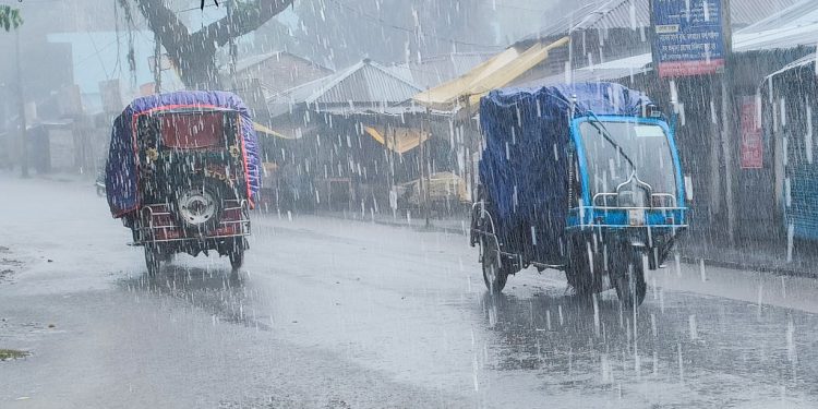 দেশের ১১ অঞ্চলে ঝোড়ো হাওয়াসহ বৃষ্টির পূর্বাভাস