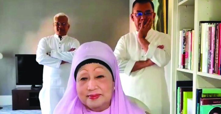 গণতন্ত্র প্রতিষ্ঠায় সবাইকে ঐক্যবদ্ধ থাকার আহ্বান খালেদা জিয়ার