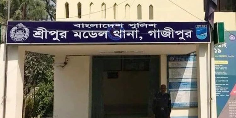 গাজীপুরে ছেলেকে গলা কেটে হত্যার পর থানায় হাজির বাবা