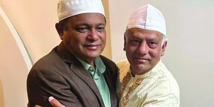 লন্ডনে ঈদের জামাতে প্রকাশ্যে হাছান মাহমুদ