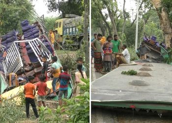 ঝিনাইদহে এবার বাসের ছাঁদ খুলে ঝুলছিলো গাছে, বাস গর্তে