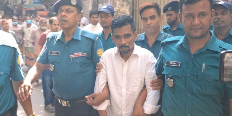 আত্মসমর্পণের পর স্ত্রীসহ কারাগারে মিল্টন সমাদ্দার