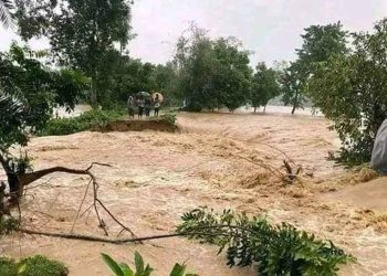 ধেয়ে আসছে বন্যা, ডুবতে পারে চার জেলা