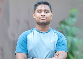 প্রবাসীদের পক্ষে দাঁড়ালেন হাসনাত