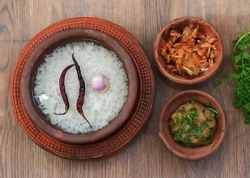 গরমে পান্তা ভাত খাওয়ার ১০ উপকারিতা