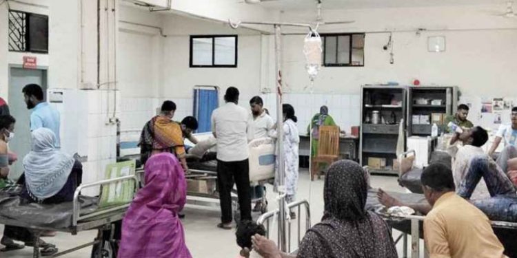 পশুর লাথিতে ও কোরবানি দিতে গিয়ে দুই দিনে আহত ৬৪১