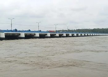 বেড়েছে তিস্তার পানি, খুলে দেওয়া হয়েছে ৪৪ গেট