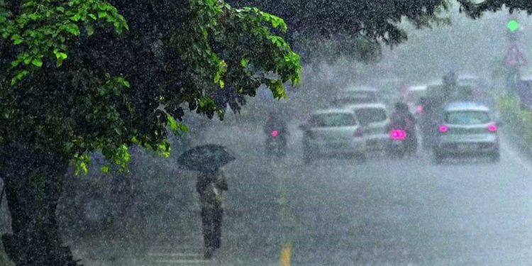 সাগরে লঘুচাপ, টানা ৩ দিন বৃষ্টিপাতের পূর্বাভাস