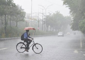 সারাদেশে আরও ১০ দিন ভারী বৃষ্টির পূর্বাভাস