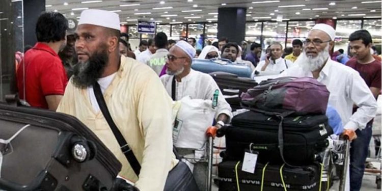 হজ শেষে দেশে ফিরেছেন ৬৫ হাজার ৫৭৩ হাজি