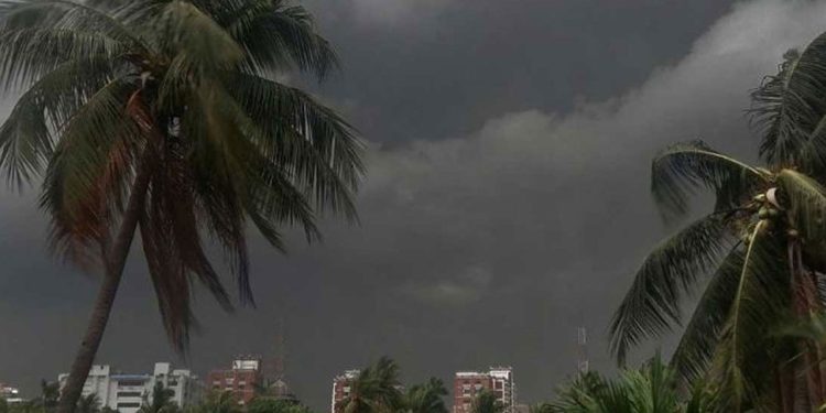 দুপুরের মধ্যে যেসব অঞ্চলে ৬০ কিমি বেগে ঝড়ের আভাস